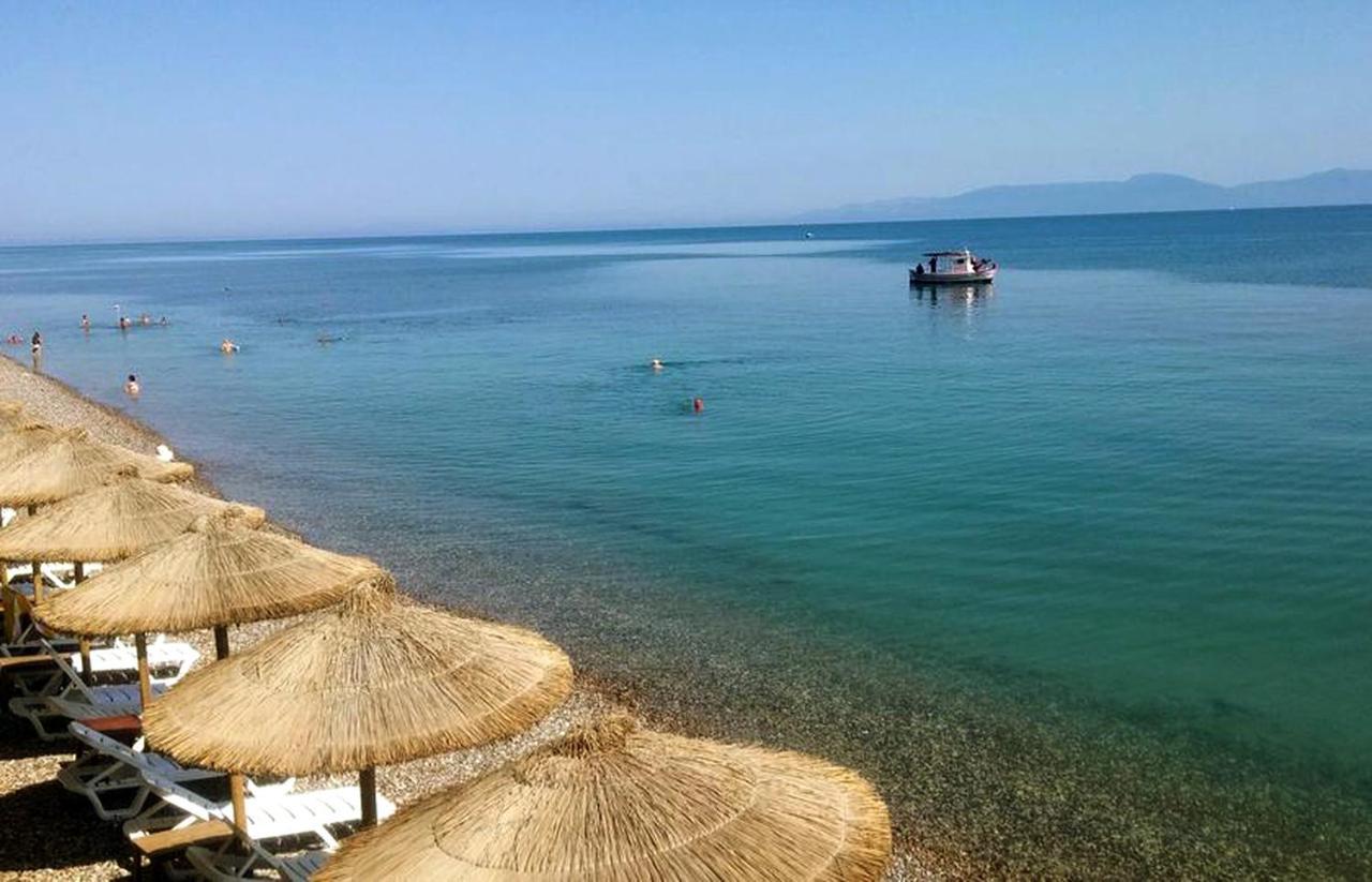 Castella Beach Alissos Eksteriør billede