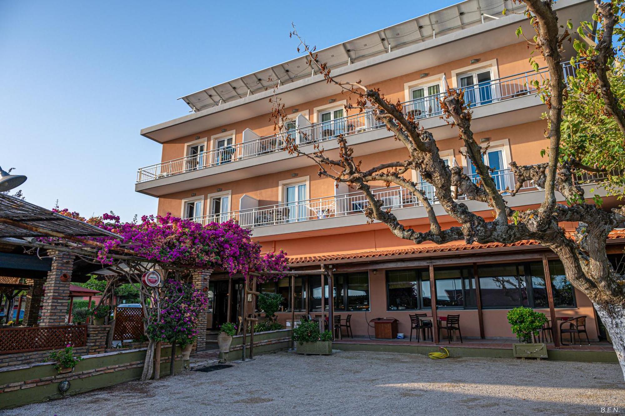 Castella Beach Alissos Eksteriør billede