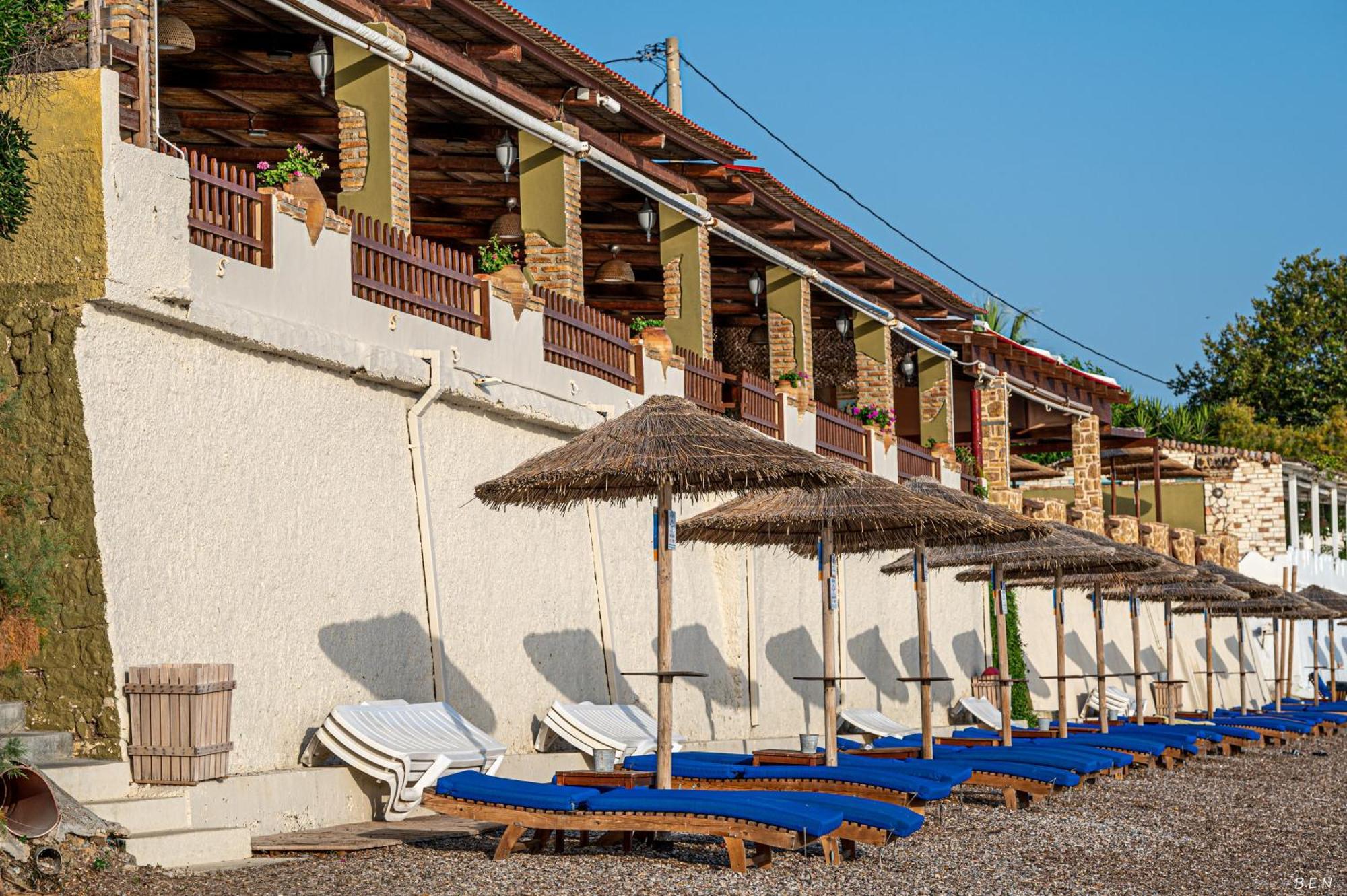 Castella Beach Alissos Eksteriør billede