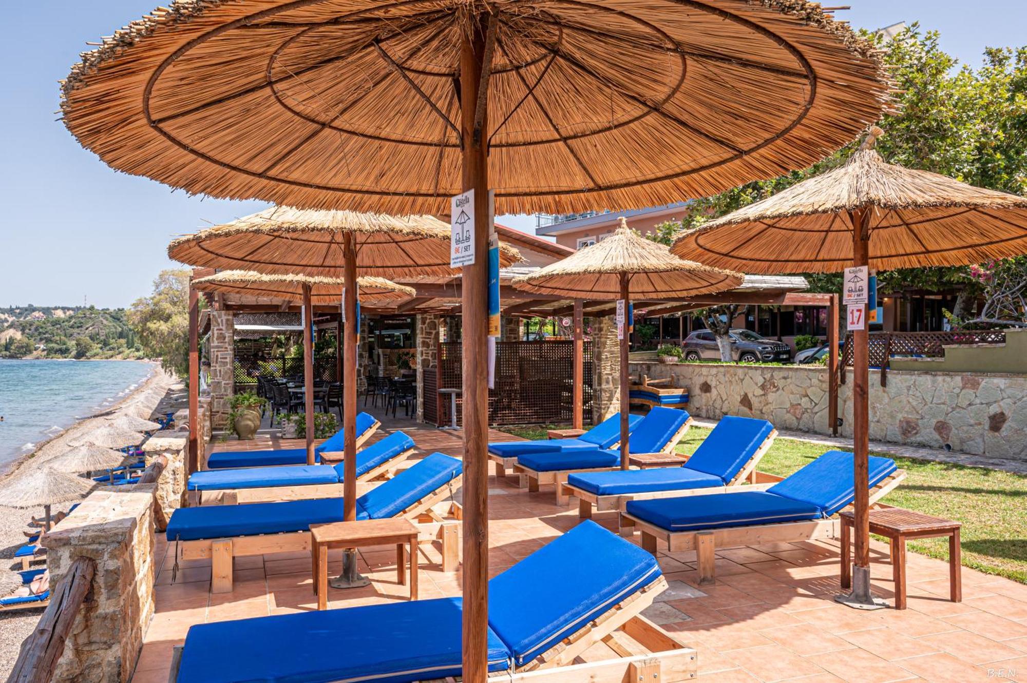 Castella Beach Alissos Eksteriør billede