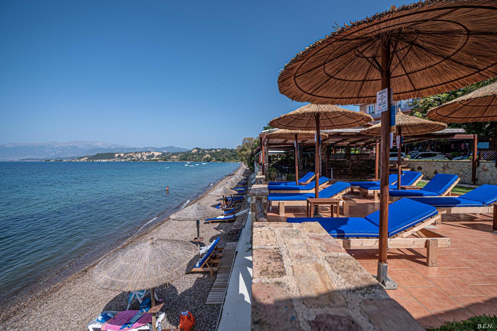 Castella Beach Alissos Eksteriør billede