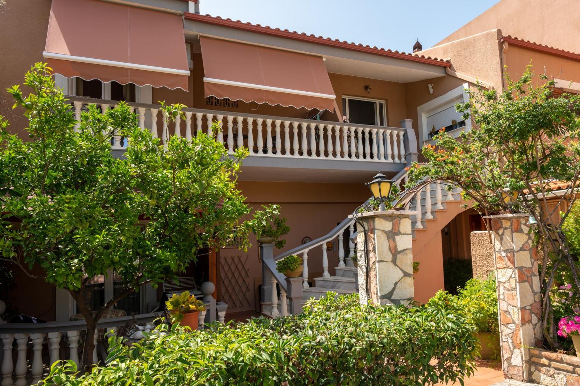 Castella Beach Alissos Eksteriør billede